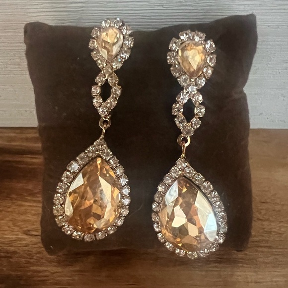 Source Unknown Jewelry - Long Drop Yellow Stone with Rhinestones Costume Jewlery ~ Great condition